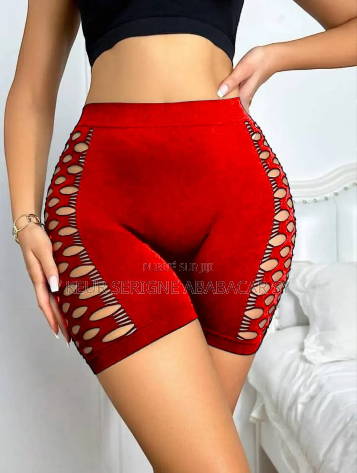 Cuissard Avec Déchirure Sur Les Côtés