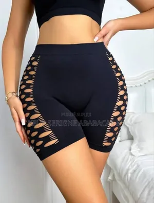 Cuissard Avec Déchirure Sur Les Côtés