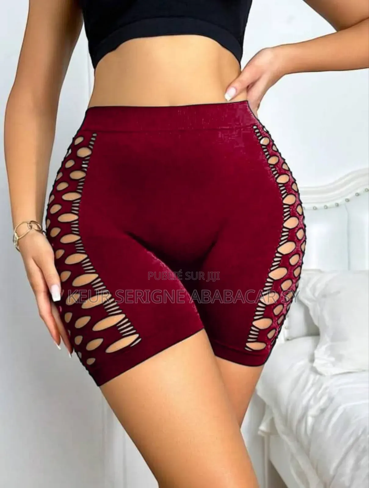 Cuissard Avec Déchirure Sur Les Côtés