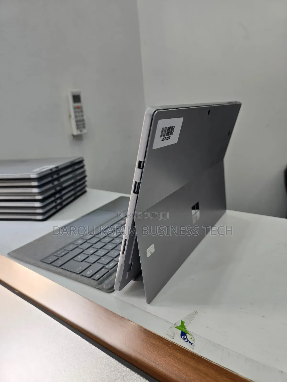 New Microsoft Surface Pro 4 8GB Intel Core I5 SSD 256GB