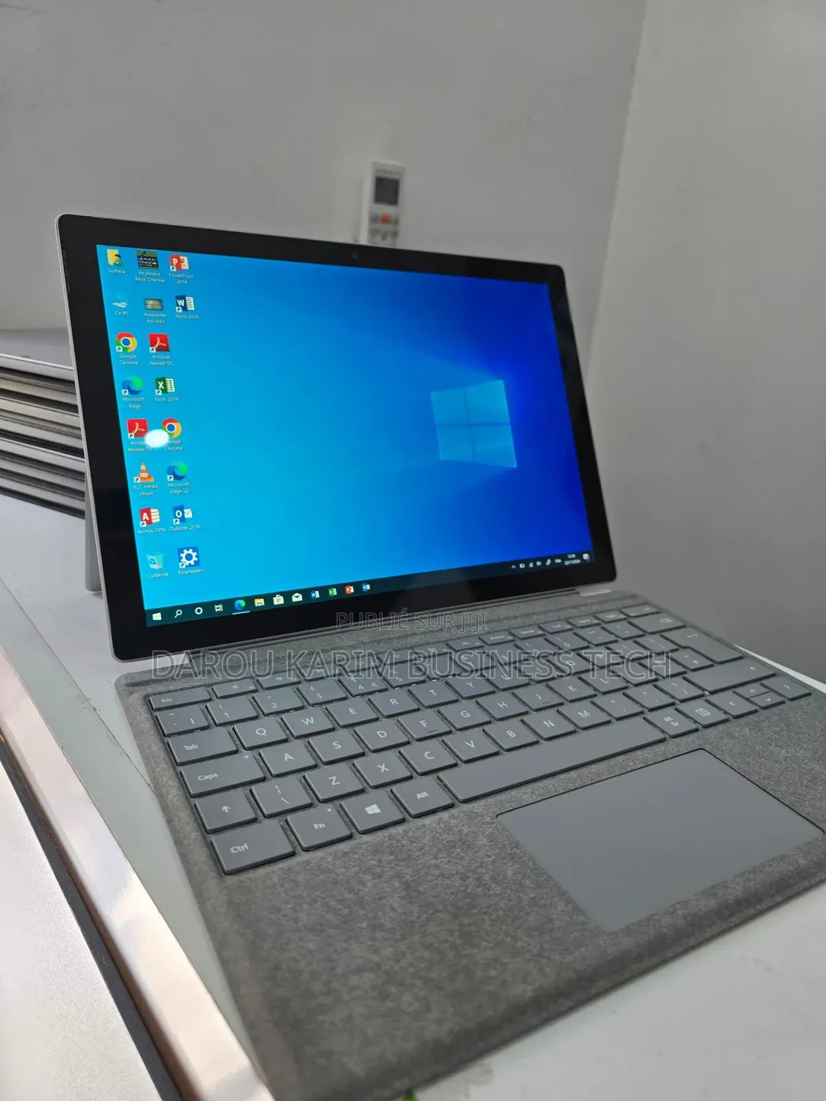 New Microsoft Surface Pro 4 8GB Intel Core I5 SSD 256GB