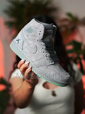 Jordan 1 High Kaws
