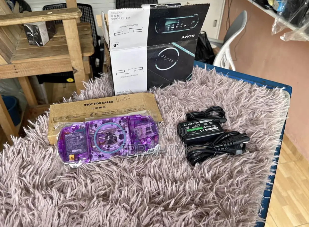 PSP Slim Neuf 20 Jeux16go Installé Plus Chargeur Complet