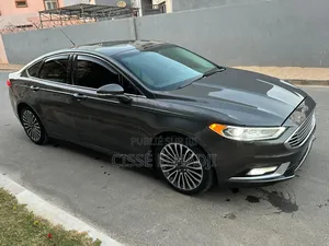 Photo - Ford Fusion 2018 Gris