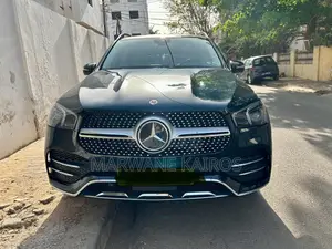 Photo - Mercedes-Benz GLE-Class 2021 Noir
