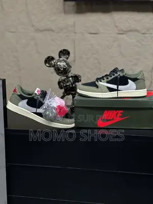 Photo - Jordan Low Travis Scott Low Og