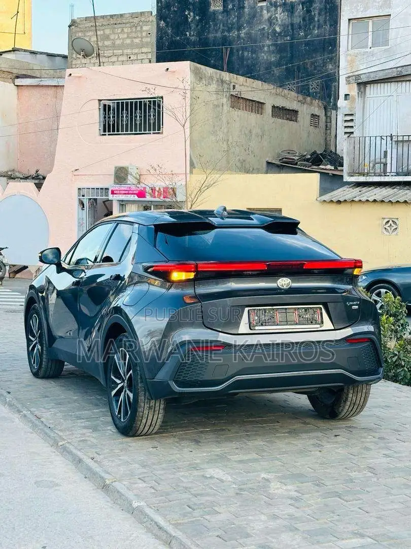 Toyota C-HR 2024 Noir