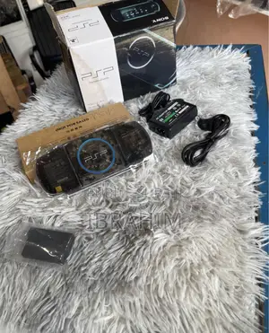 PSP Slim Neuf Avec 20 Jeux Livraison Partout