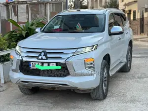 Photo - Mitsubishi Pajero 2022 Blanc