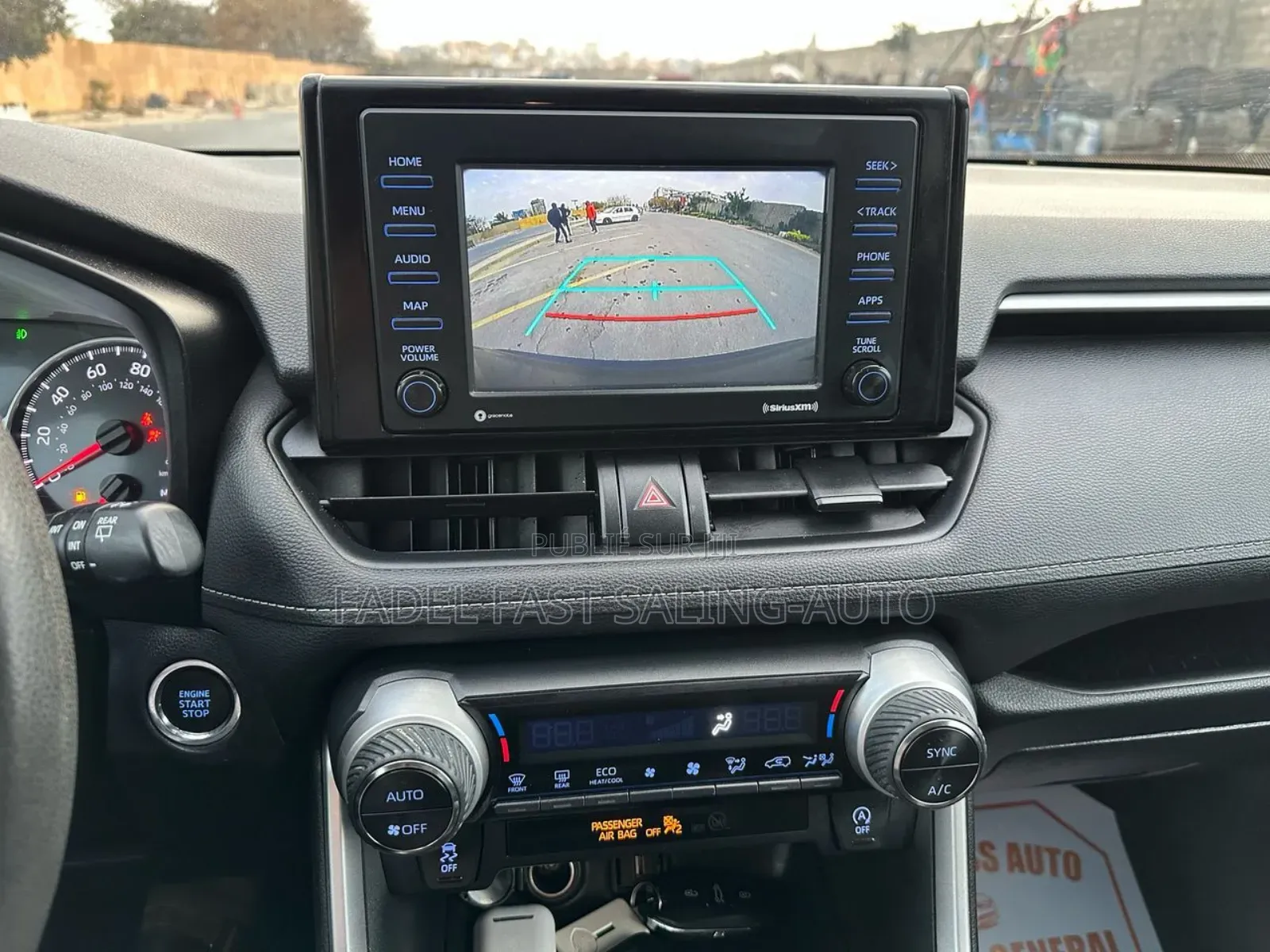 Toyota RAV4 XLE AWD 2020 Gris