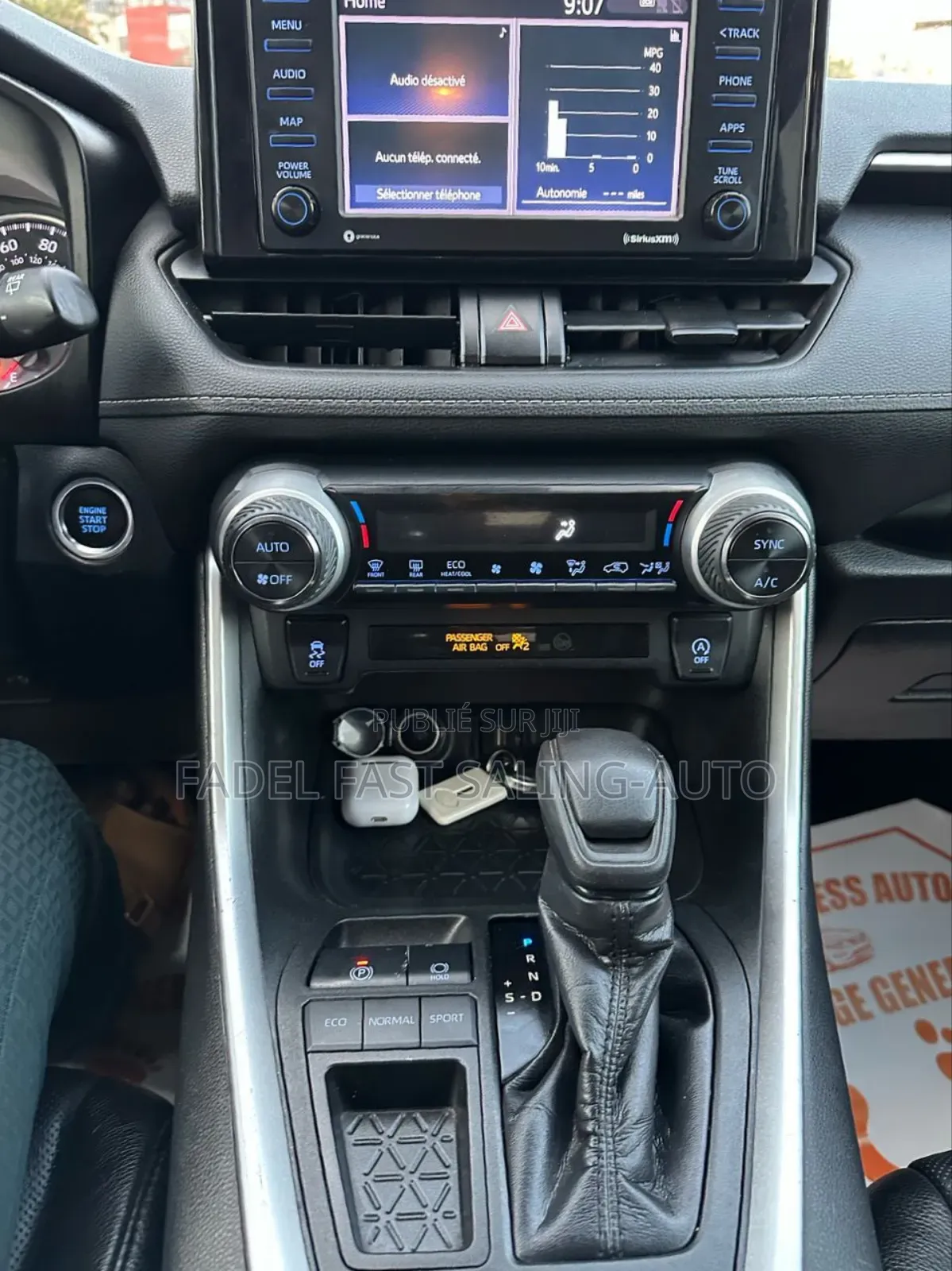 Toyota RAV4 XLE AWD 2020 Gris