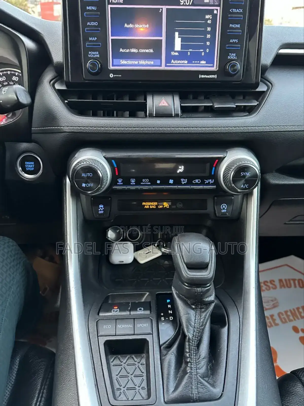 Toyota RAV4 XLE AWD 2020 Gris