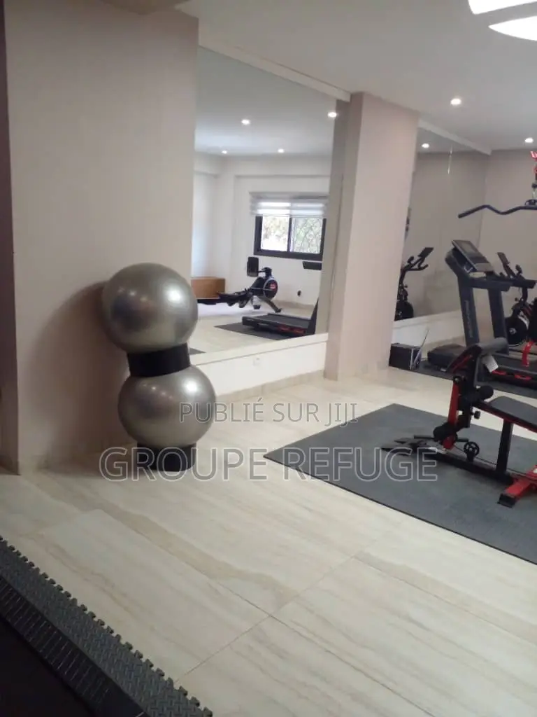 3chbre Appartement dans Groupe Refuge, Mermoz Sacré-Cœur à Louer