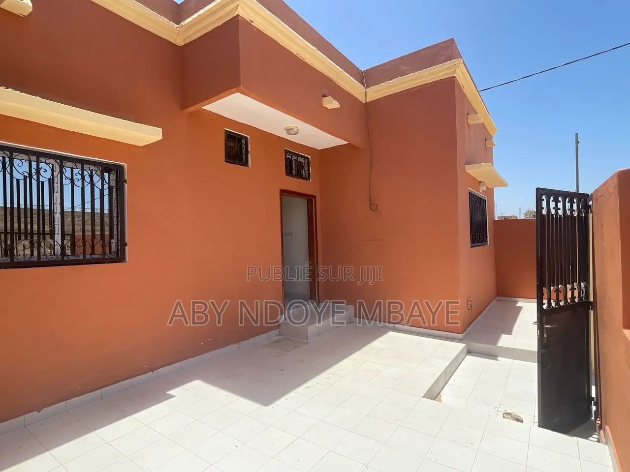 3chbre Villa dans Ndiakhirate En, Sangalkam à Vendre