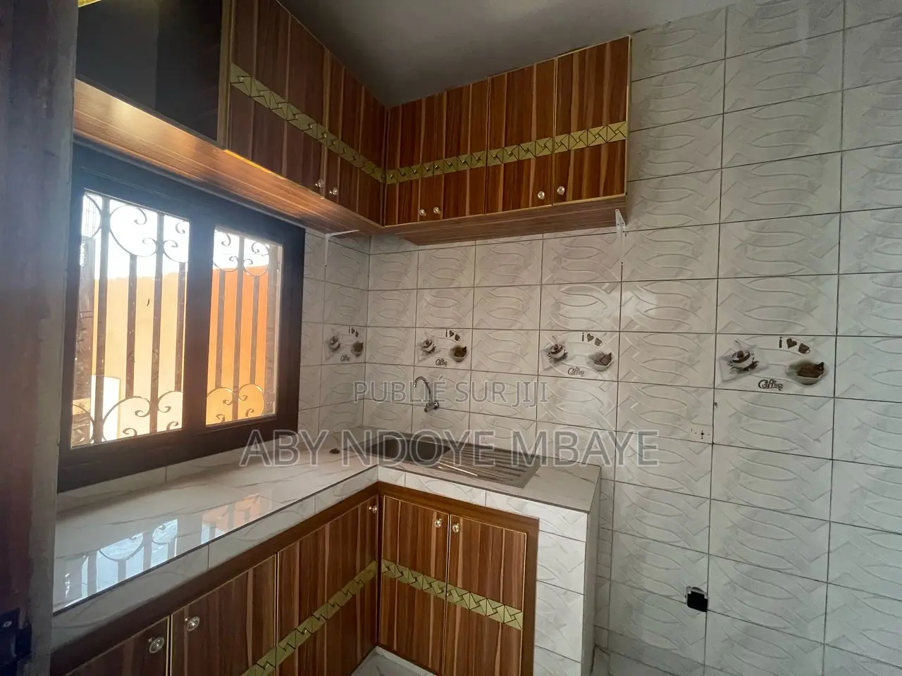 3chbre Villa dans Ndiakhirate En, Sangalkam à Vendre