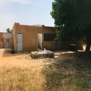 Ferme Avicole De 5260 M2 Vers Fandene