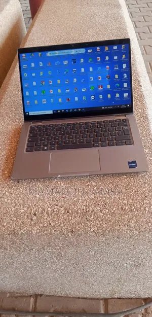 Photo - Ordinateur Portable Dell Latitude 5330 16GB Intel Core I5 SSD 512GB