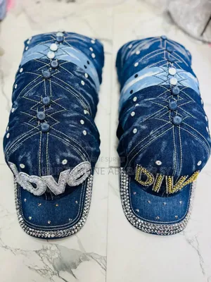 Ensemble Casquette Et Chaussures en Jean