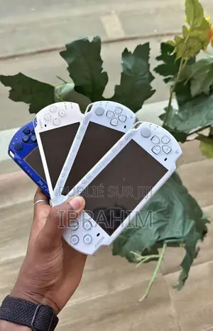 Photo - PSP Avec Des Jeux Très Propre Livraison Possible