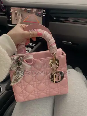 Photo - Sac À Main Chic Et Classe