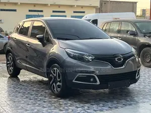 Photo - Renault Captur 1.5 Diesel FWD 2017 Gris
