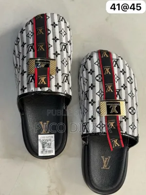 Photo - Pantoufles Louis Vuitton