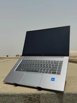 Photo - New Ordinateur Portable HP ZBook Studio 32GB Intel Core I7 SSD 512GB