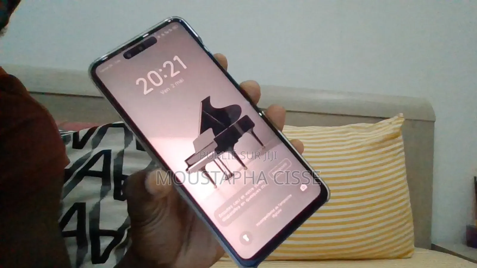 Tecno Spark 30 128 GB Jaune