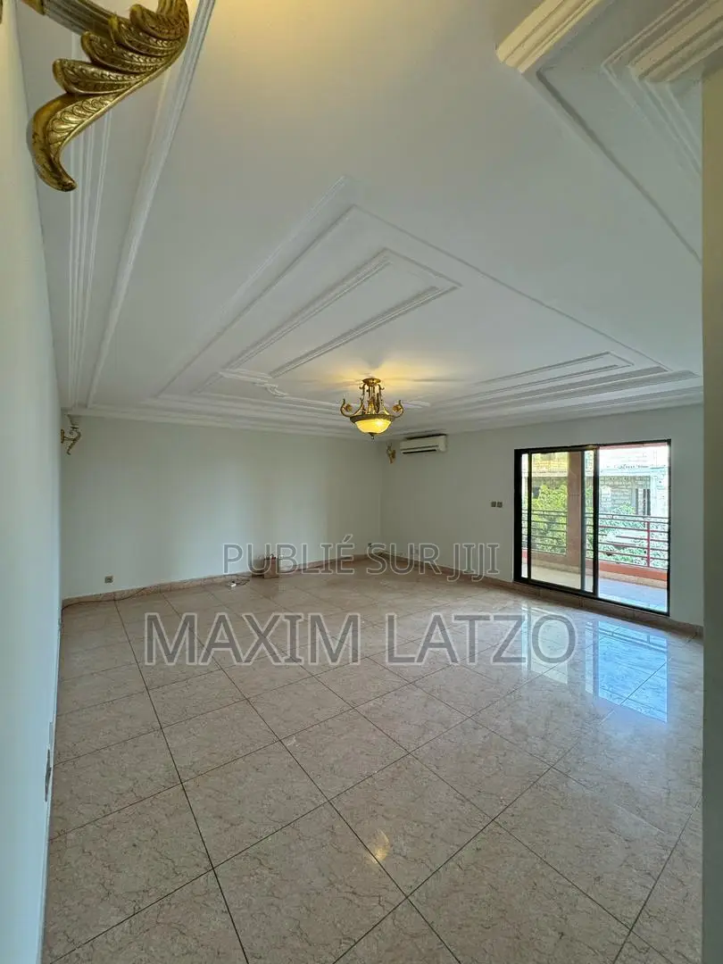 3chbre Appartement dans Mermoz Sacré-Cœur à Louer