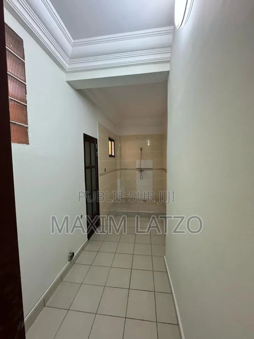 3chbre Appartement dans Mermoz Sacré-Cœur à Louer