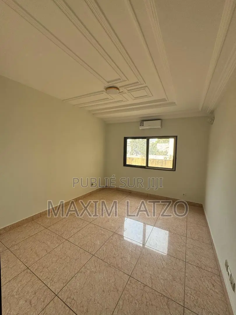 3chbre Appartement dans Mermoz Sacré-Cœur à Louer