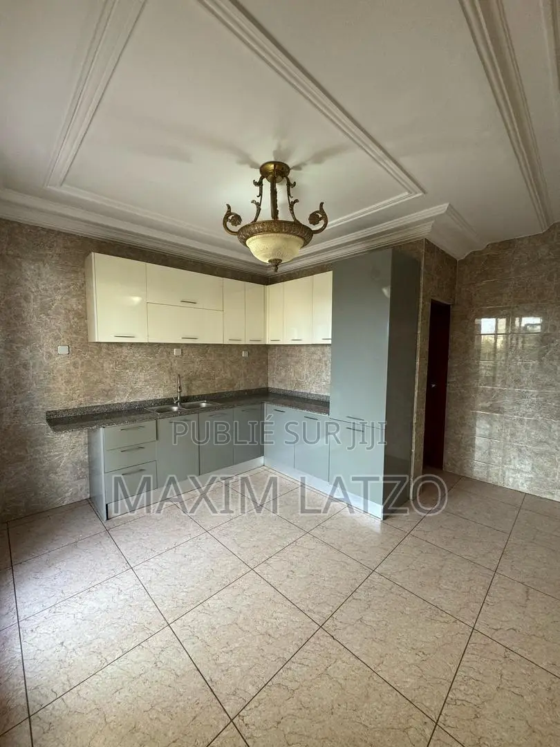 3chbre Appartement dans Mermoz Sacré-Cœur à Louer