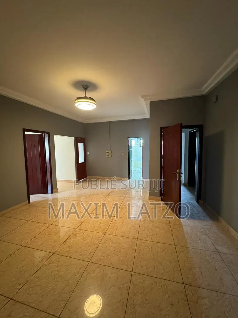 3chbre Appartement dans Mermoz Sacré-Cœur à Louer