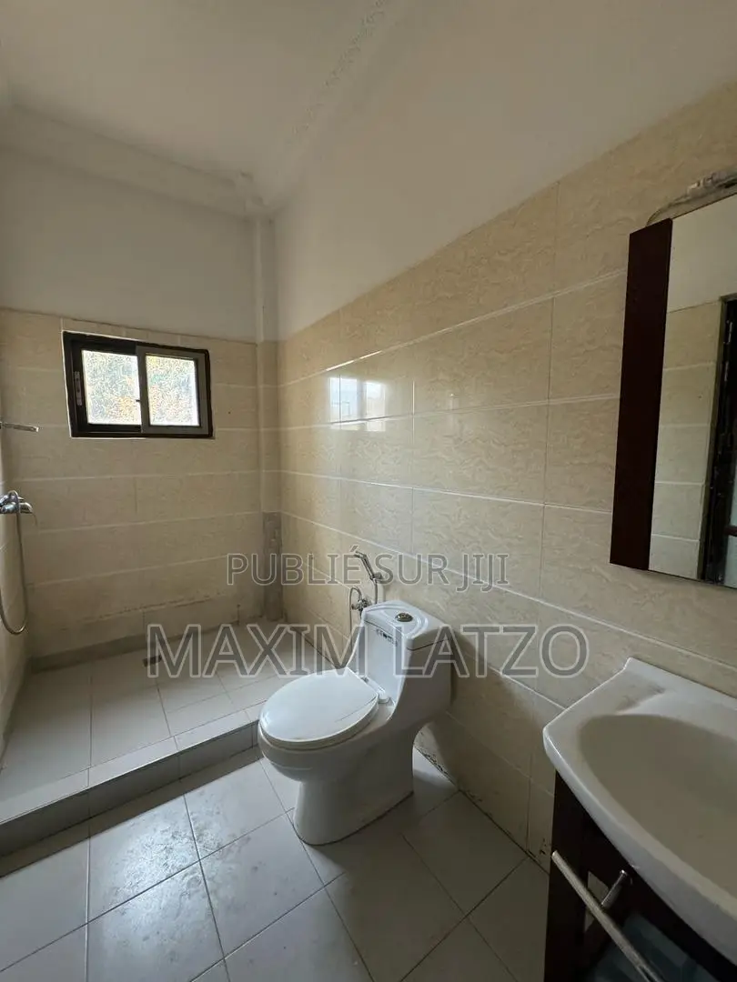 3chbre Appartement dans Mermoz Sacré-Cœur à Louer