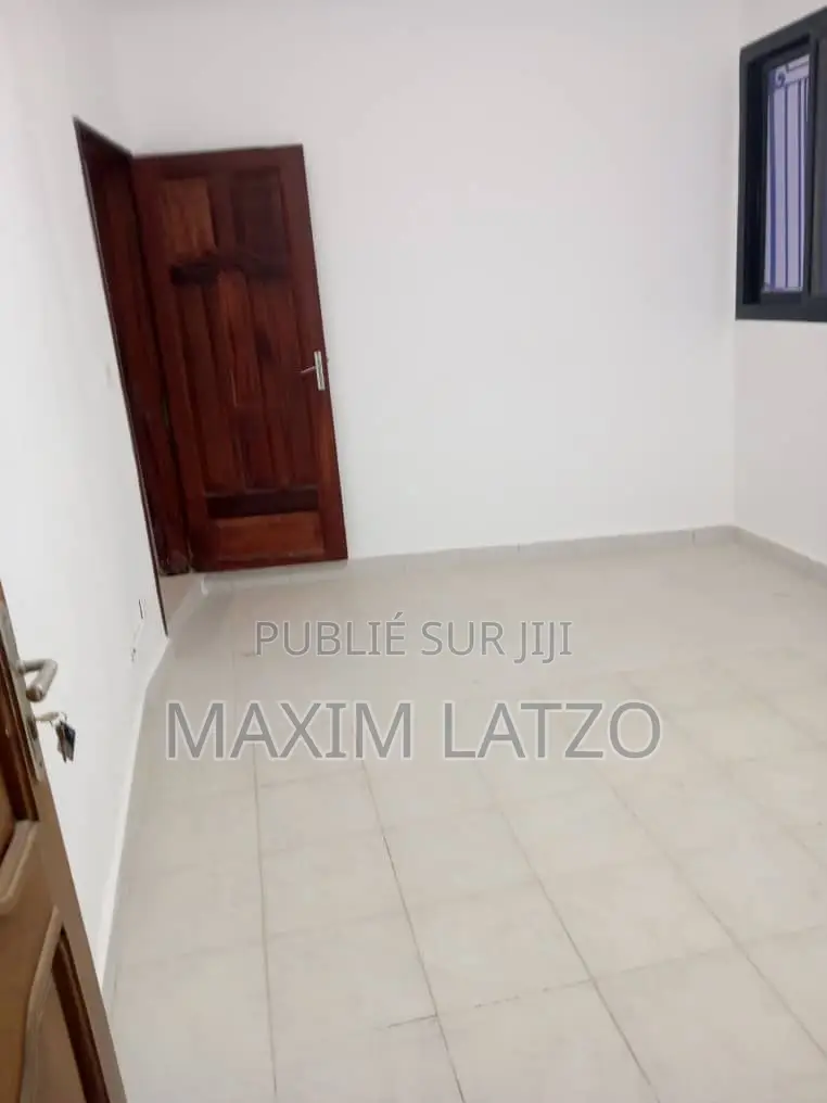 3chbre Appartement dans Ngor à Louer