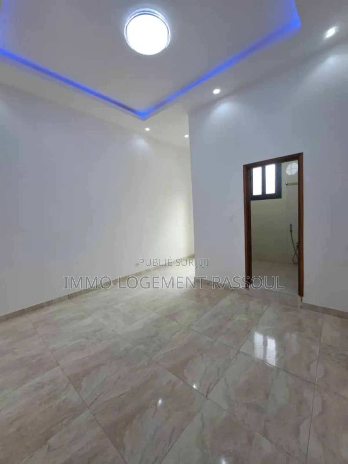 6chbre Villa dans , Almadies à Louer