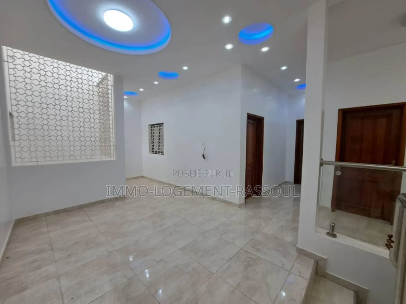 6chbre Villa dans , Almadies à Louer