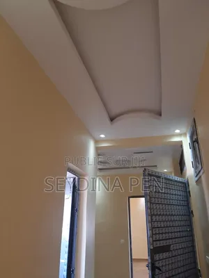 1chbre Studio dans Jaraf, Yoff à Louer