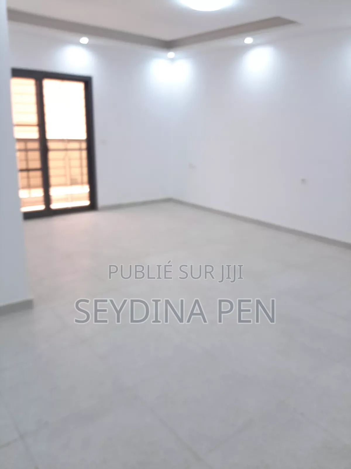 4chbre Appartement dans Grand Standing, Yoff à Louer