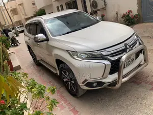 Photo - Mitsubishi Pajero 2016 Blanc