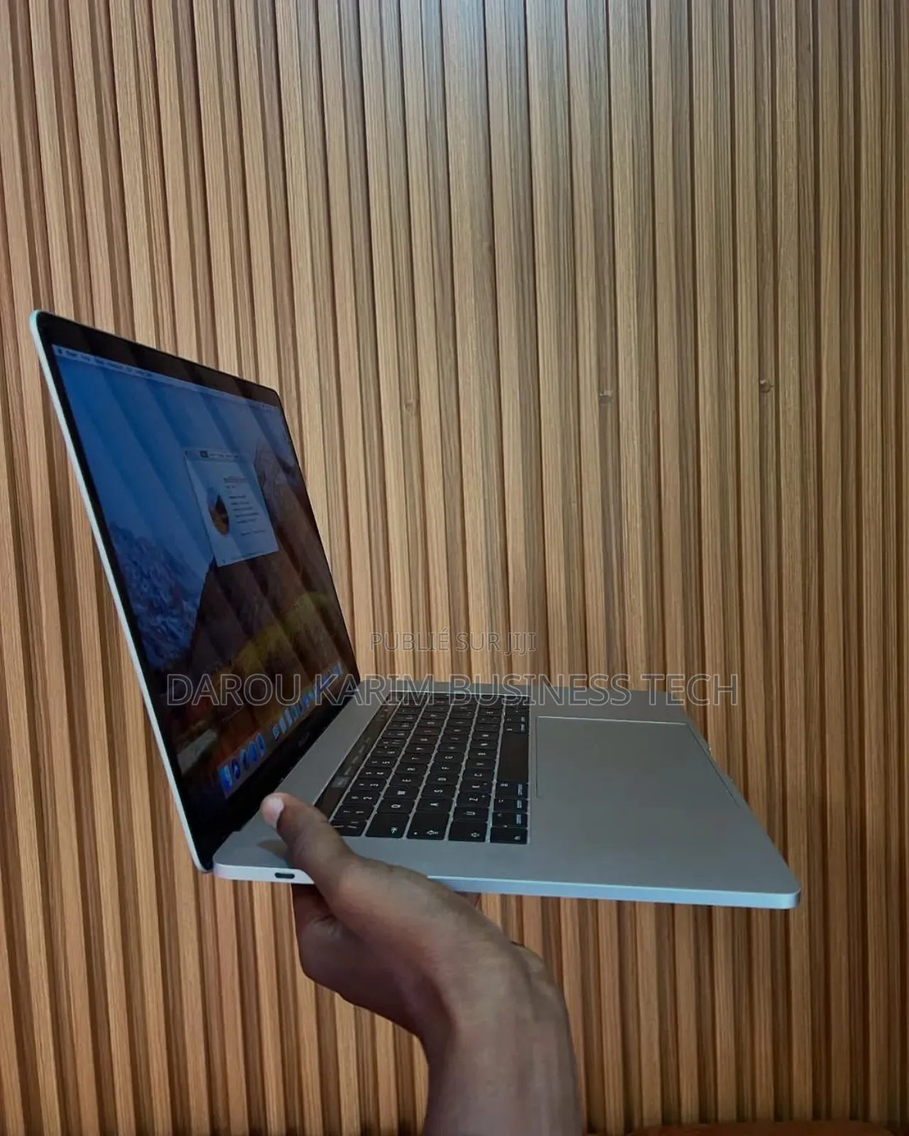 New Apple MacBook Pro 2017 16GB Intel Core I7 SSD 512GB