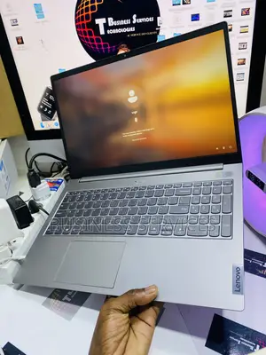 New Lenovo ThinkBook 15 16GB Intel Core I7 SSD 512GB