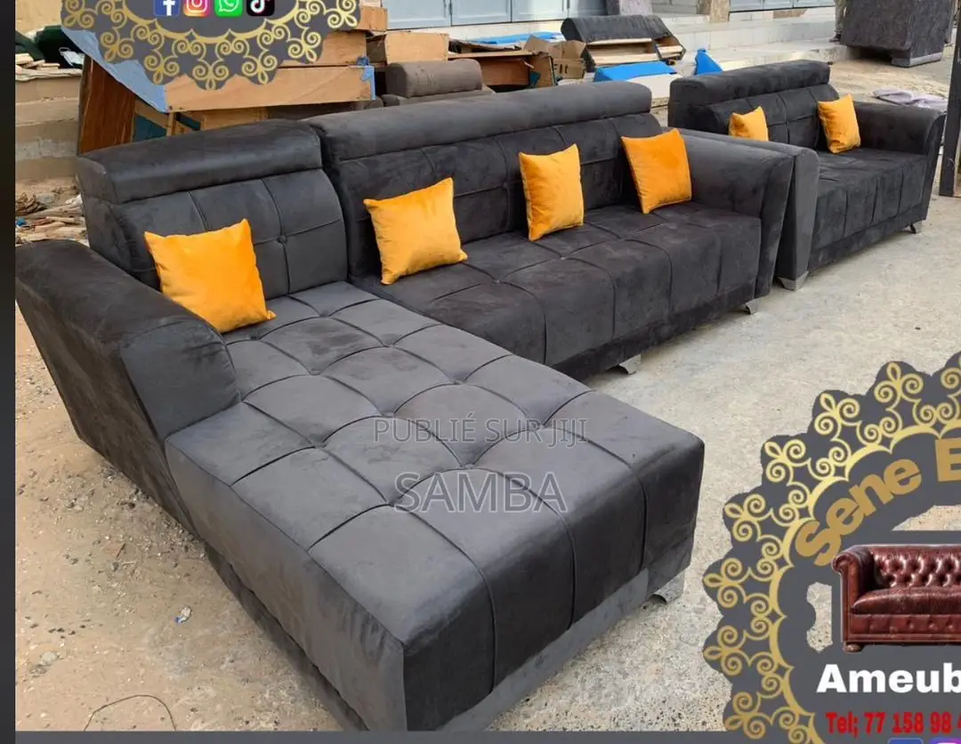 Salon Angle 7 Place Disponible