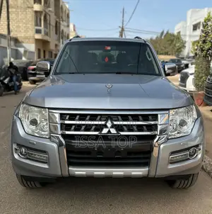 Photo - Mitsubishi Pajero 2016 Gris