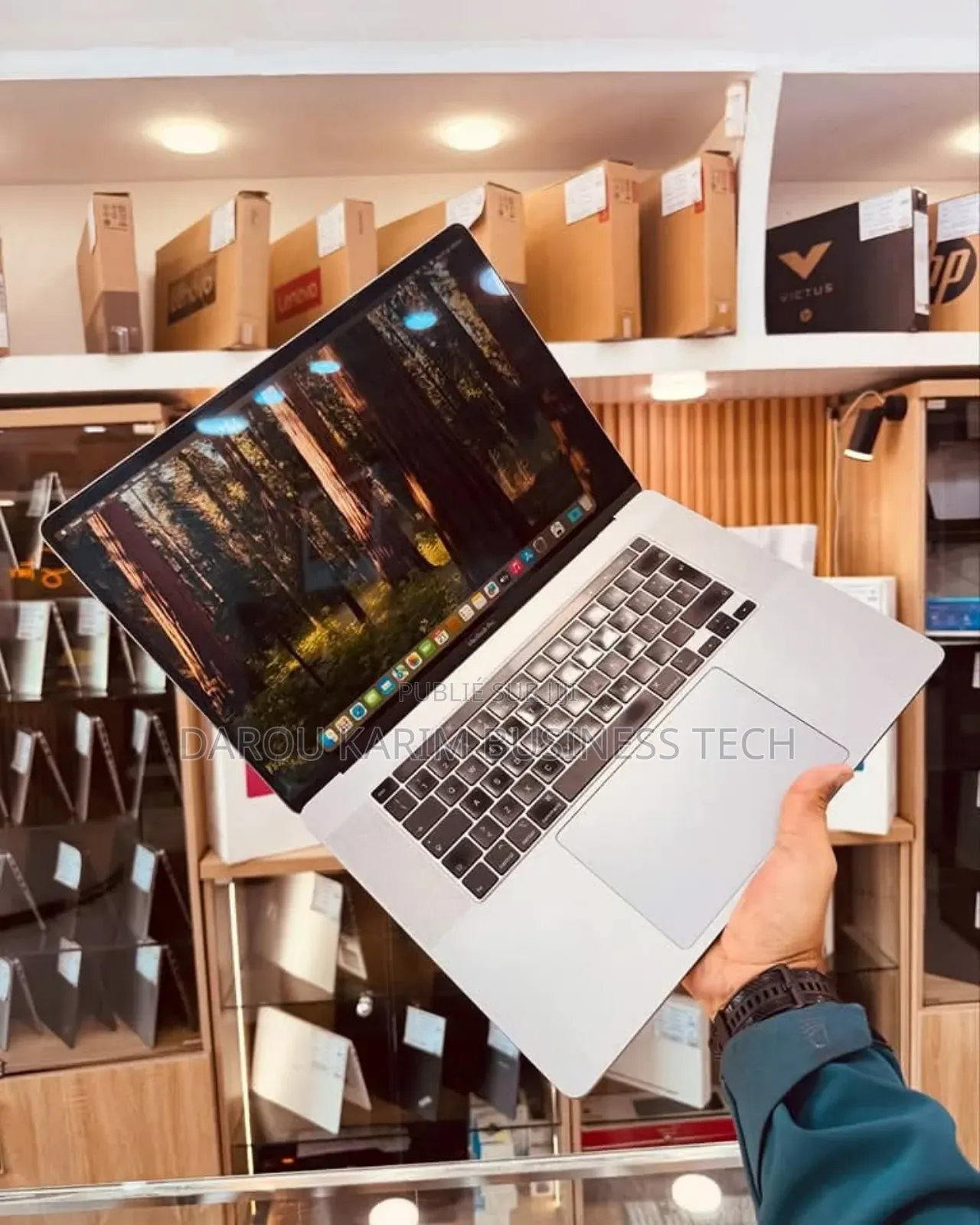 New Apple MacBook Pro 2019 16GB Intel Core I7 SSD 512GB