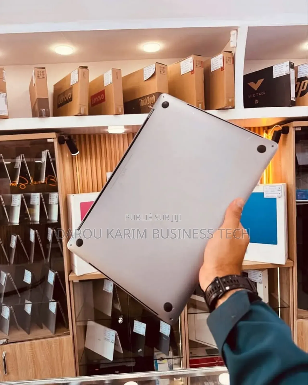 New Apple MacBook Pro 2019 16GB Intel Core I7 SSD 512GB