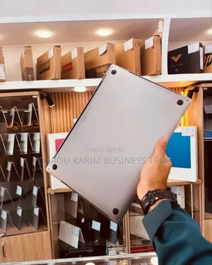 New Apple MacBook Pro 2019 16GB Intel Core I7 SSD 512GB