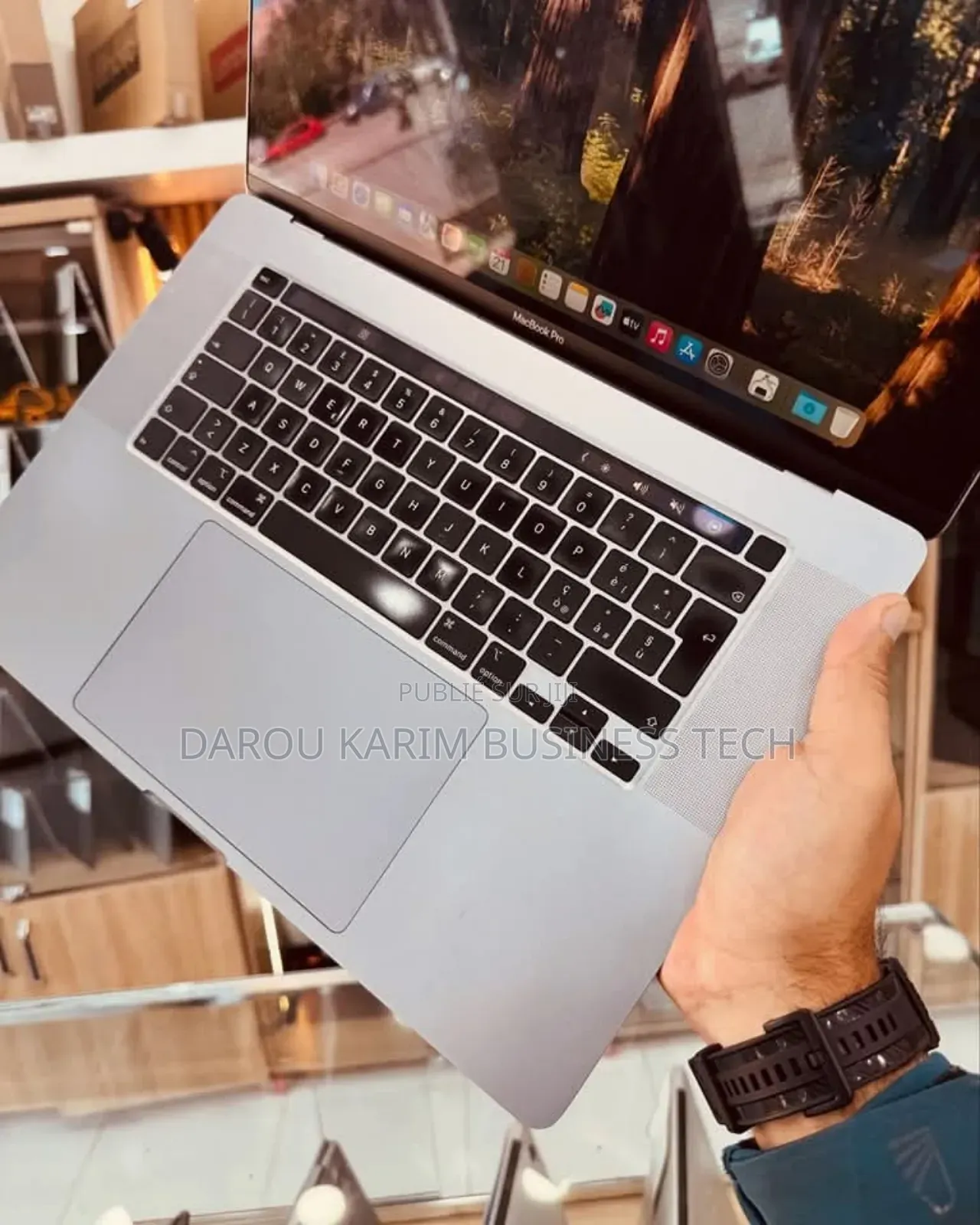 New Apple MacBook Pro 2019 16GB Intel Core I7 SSD 512GB