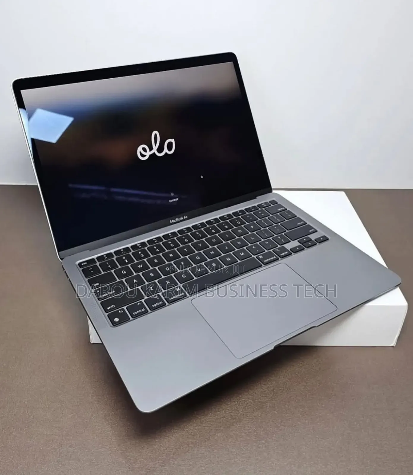 New Apple MacBook Air 2020 M1 8GB Apple M1 SSD 512GB