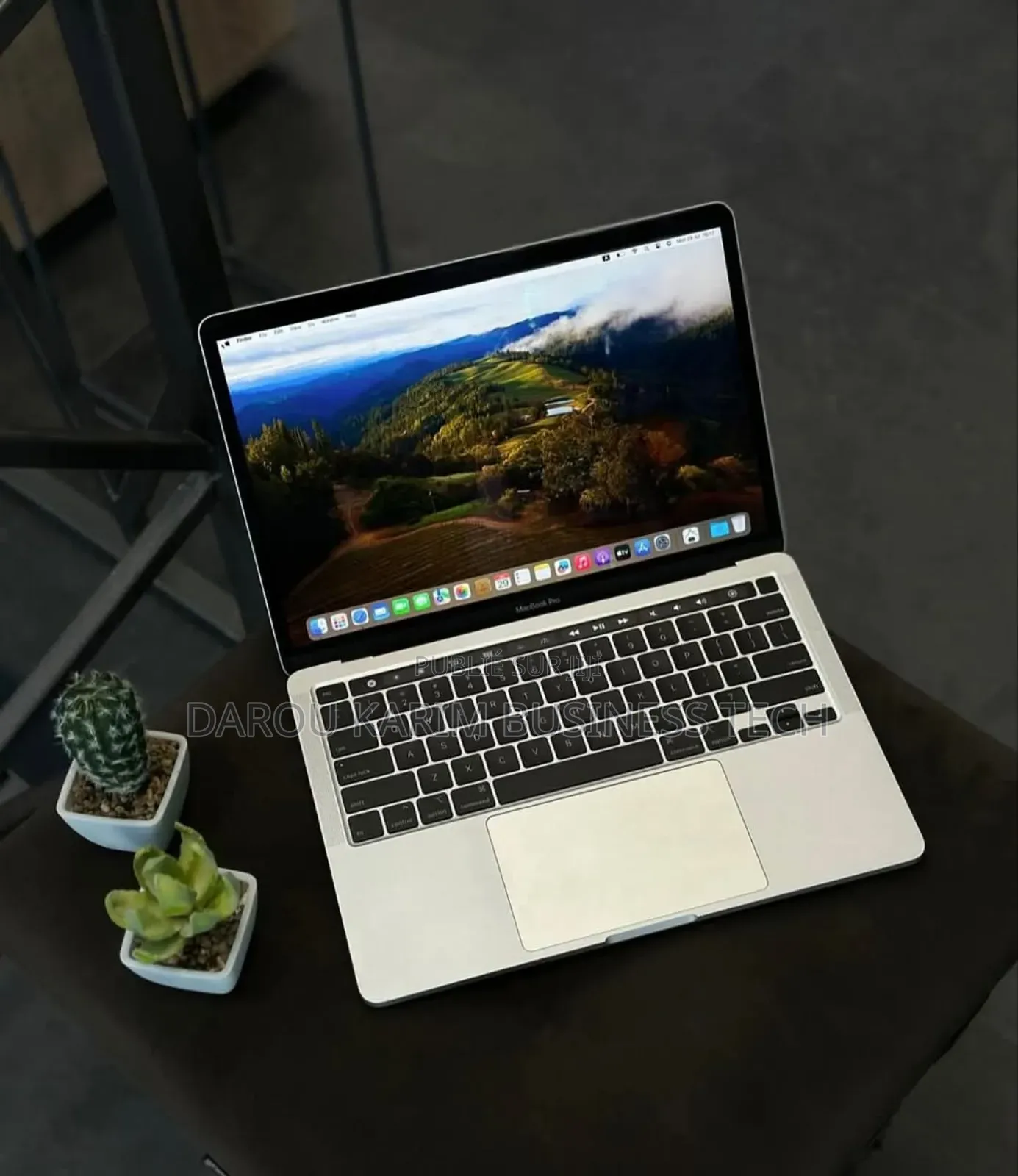 New Apple MacBook Pro 2019 16GB Intel Core I7 SSD 512GB